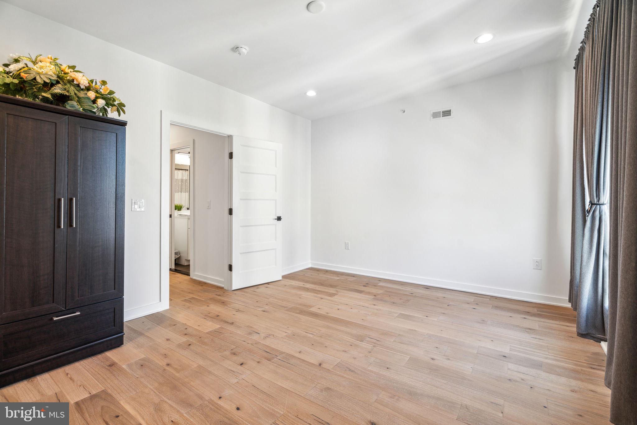 NORRIS SQUARE - Residential