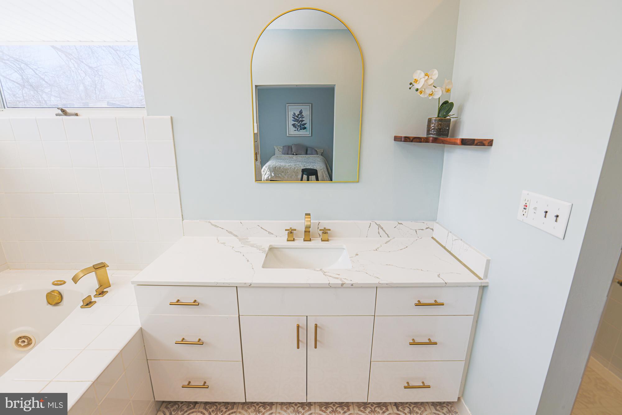 LONG MEADOW ESTATES - Residential