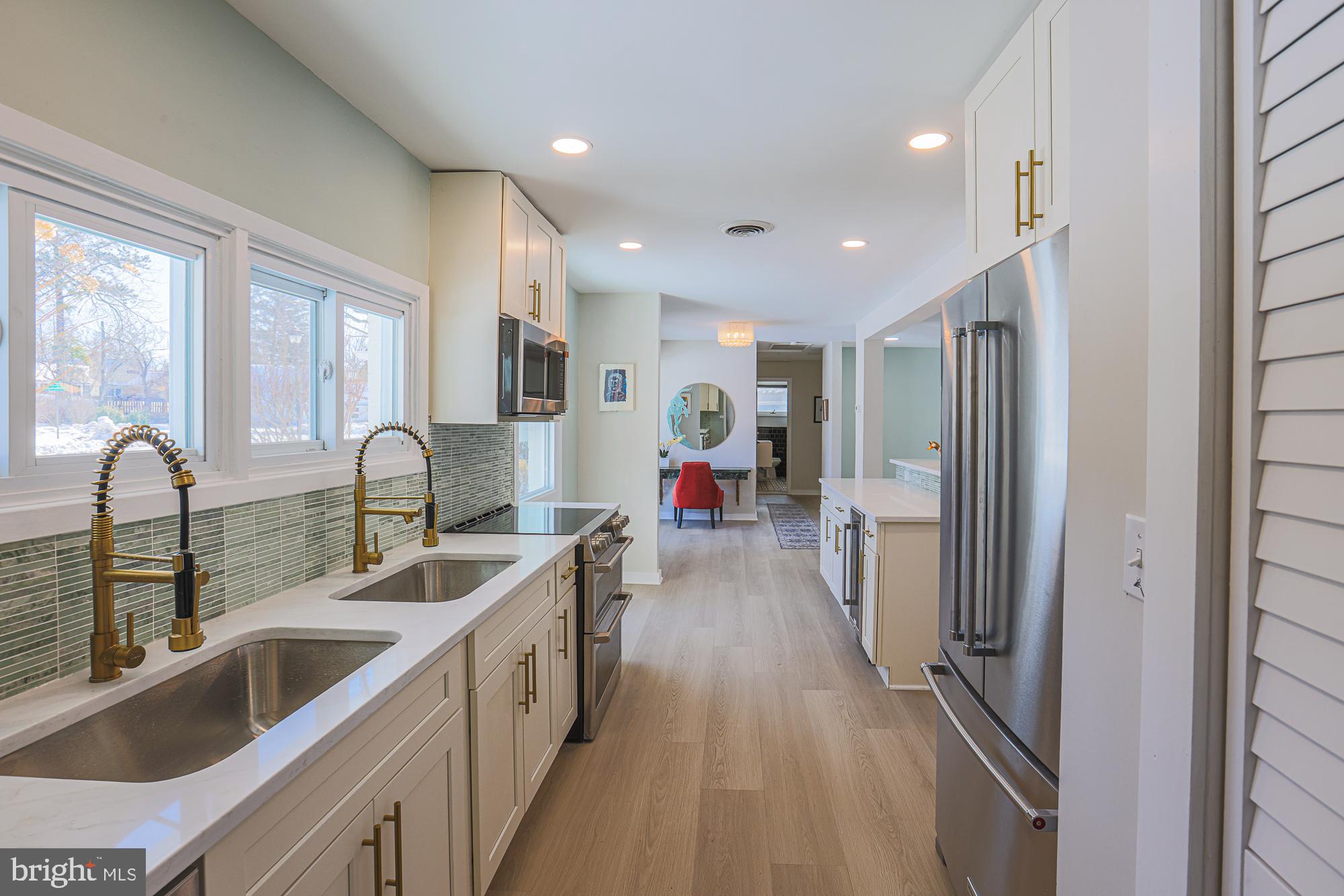 LONG MEADOW ESTATES - Residential