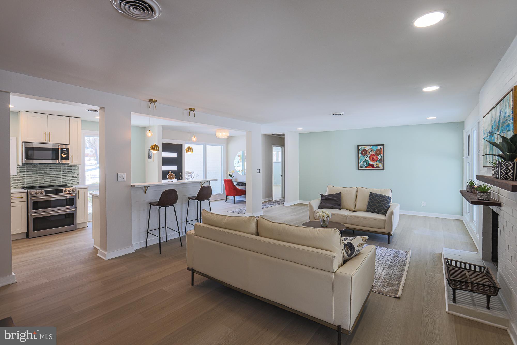 LONG MEADOW ESTATES - Residential