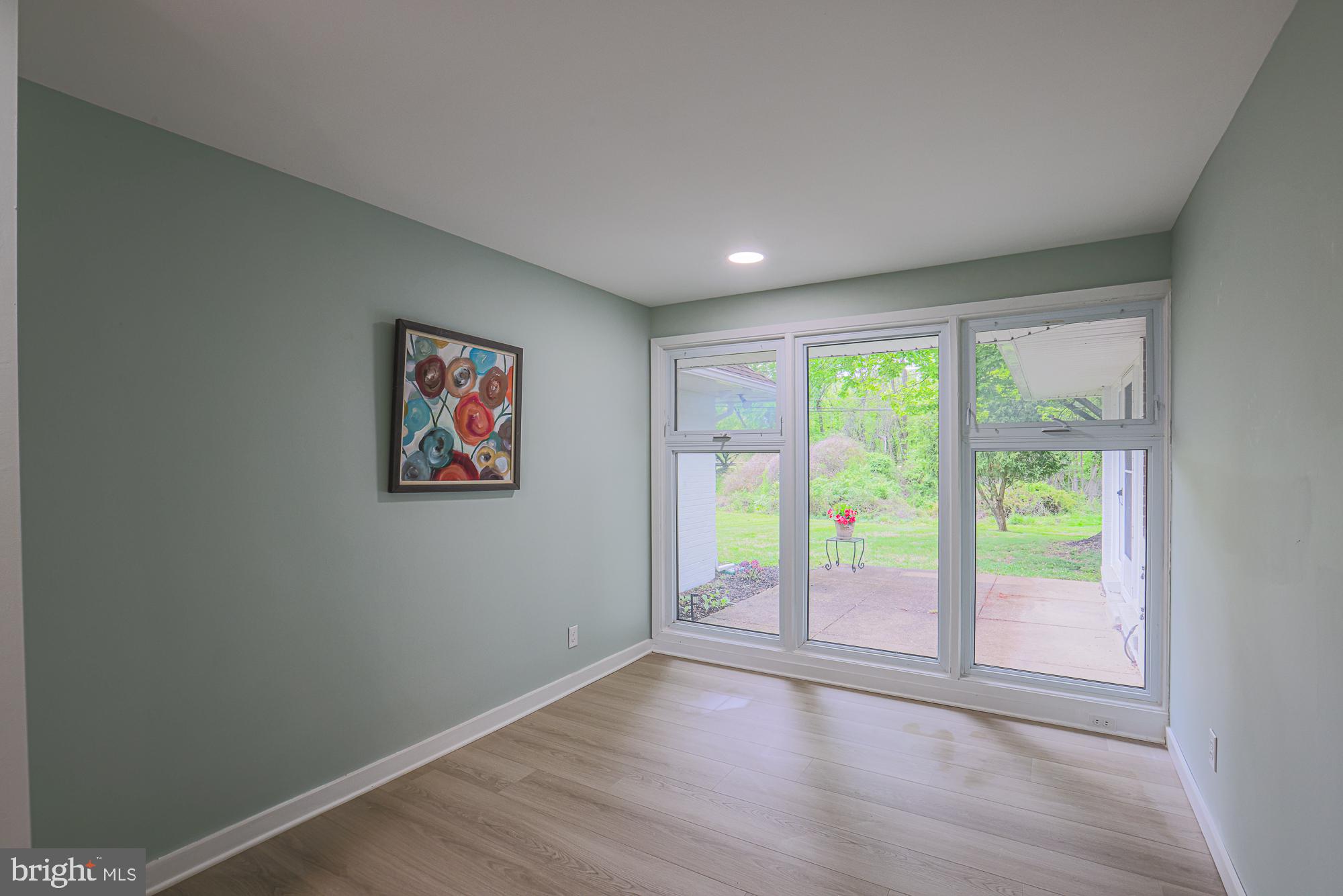 LONG MEADOW ESTATES - Residential