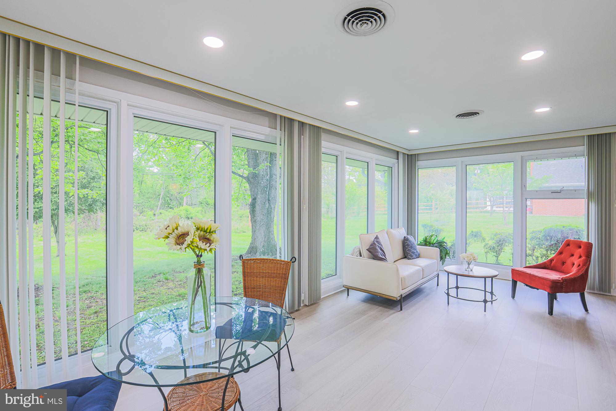 LONG MEADOW ESTATES - Residential