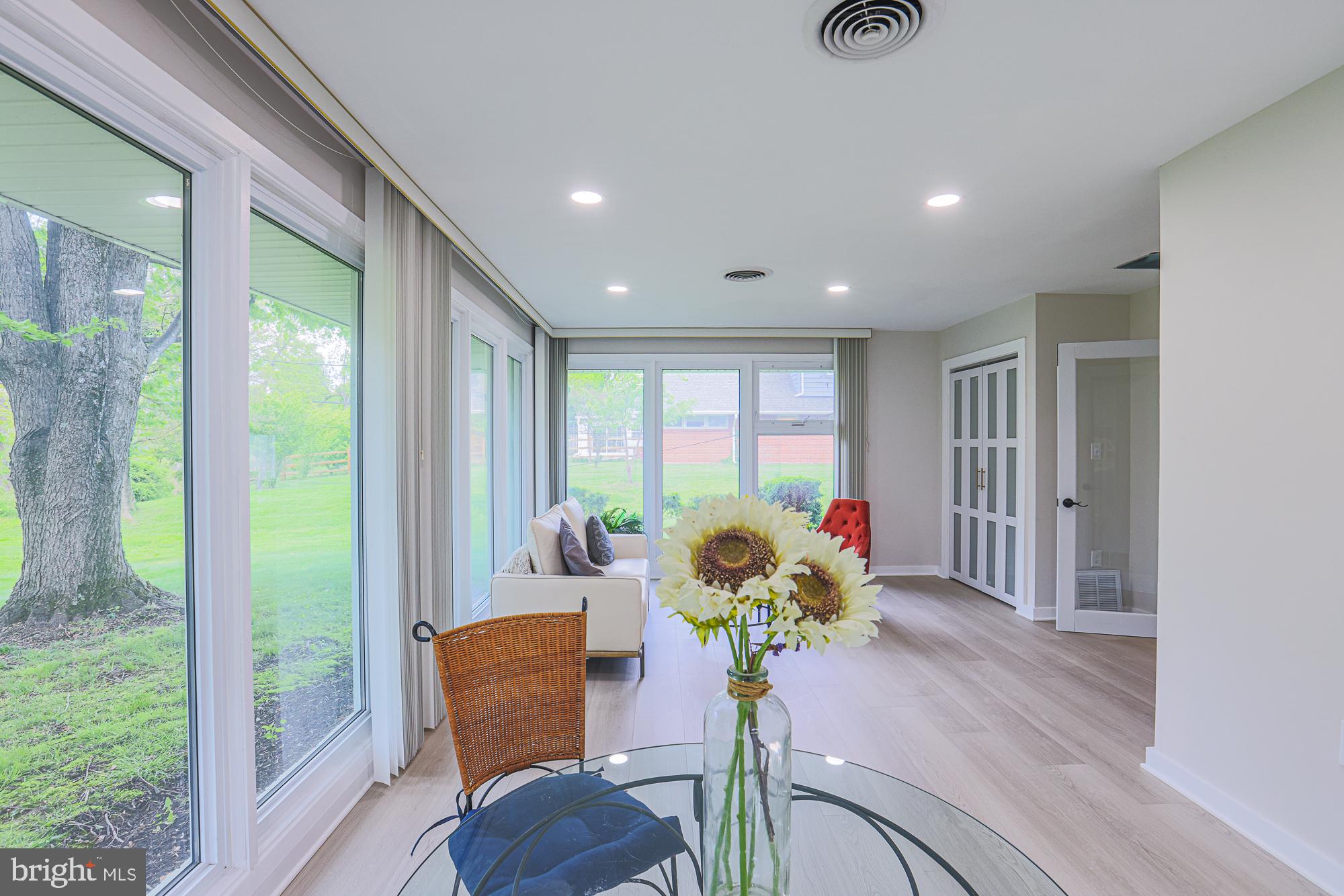 LONG MEADOW ESTATES - Residential