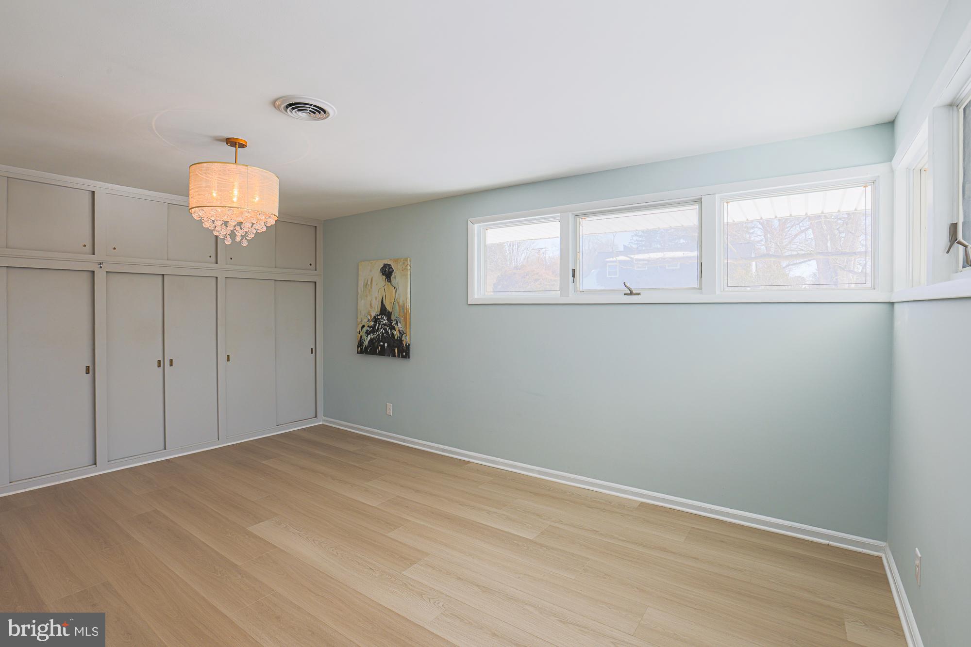 LONG MEADOW ESTATES - Residential