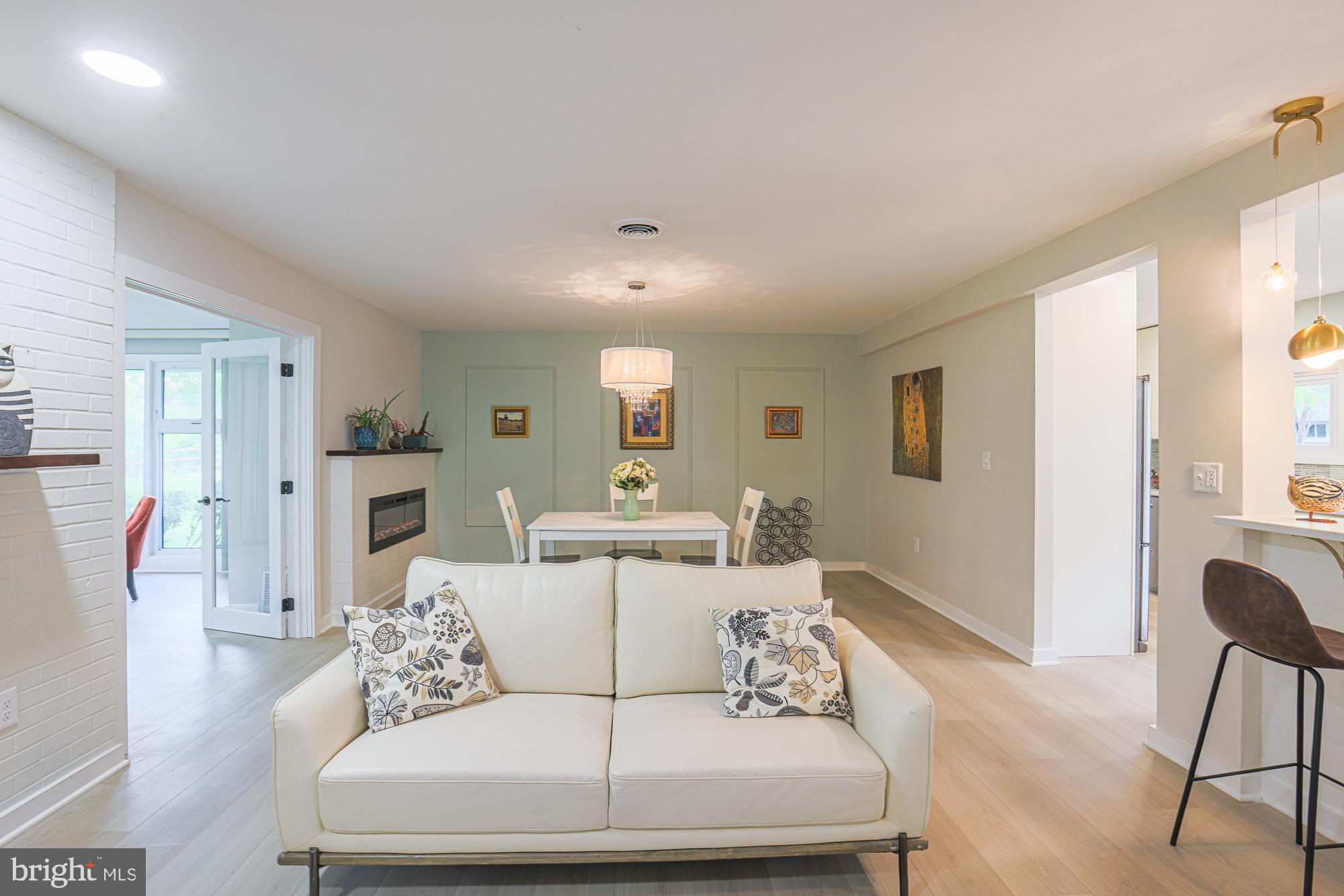 LONG MEADOW ESTATES - Residential