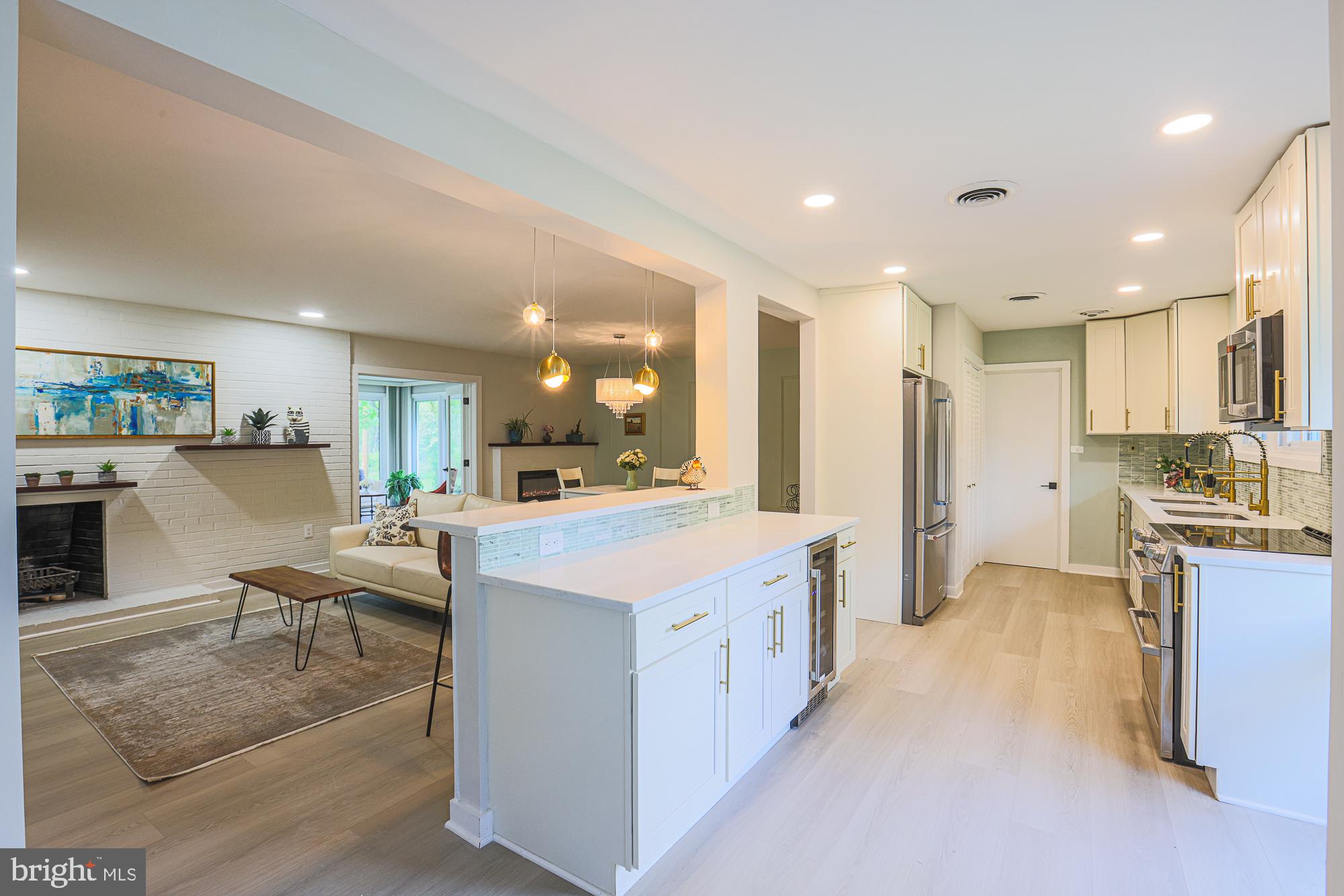 LONG MEADOW ESTATES - Residential