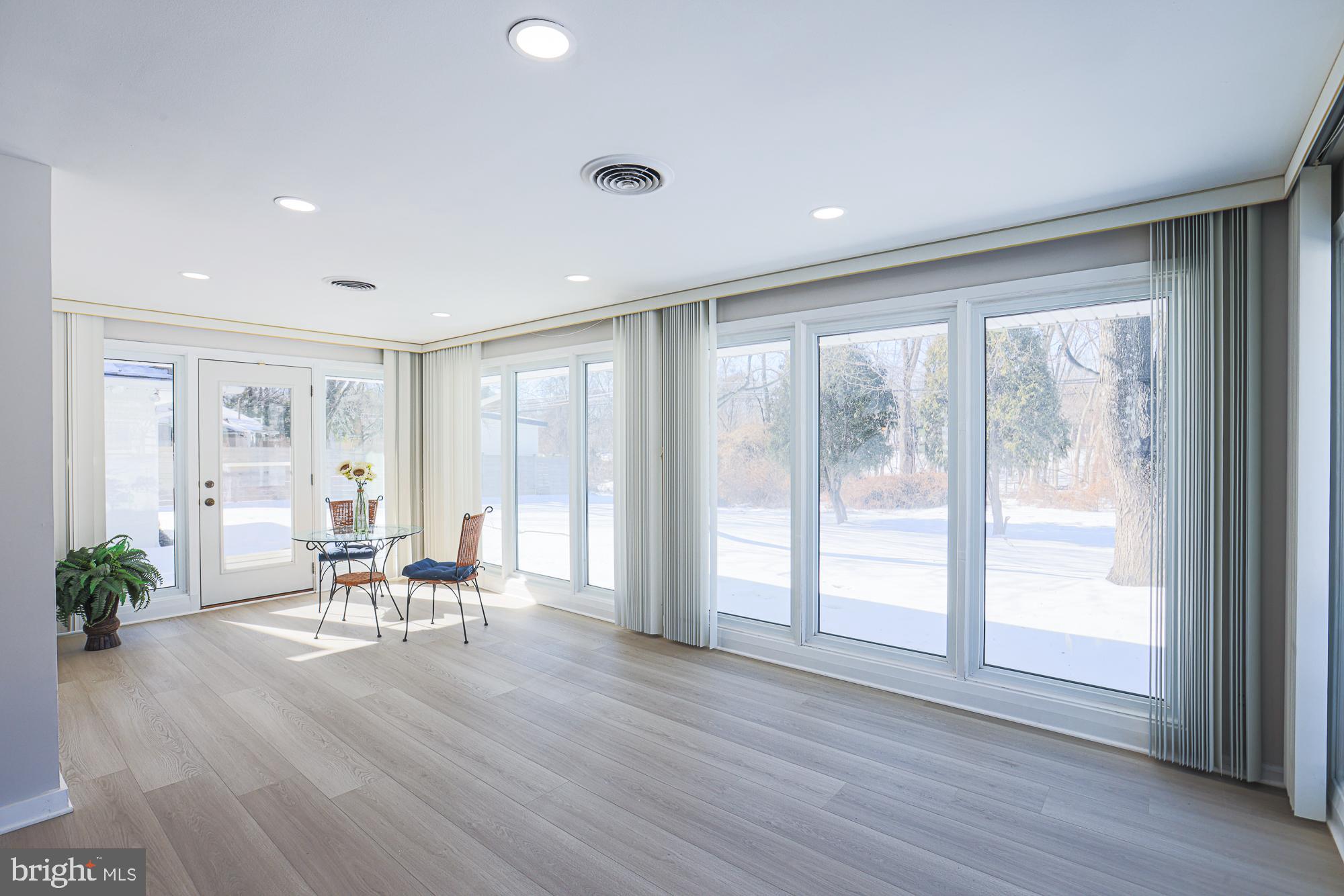 LONG MEADOW ESTATES - Residential