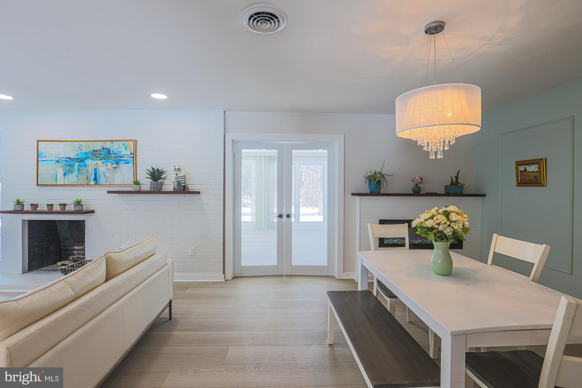 LONG MEADOW ESTATES - Residential