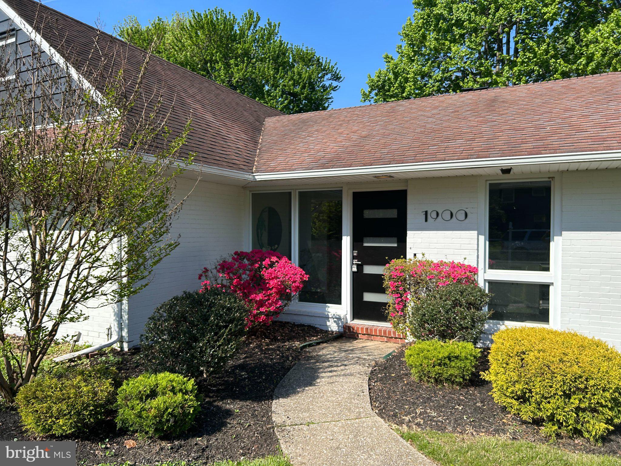 LONG MEADOW ESTATES - Residential
