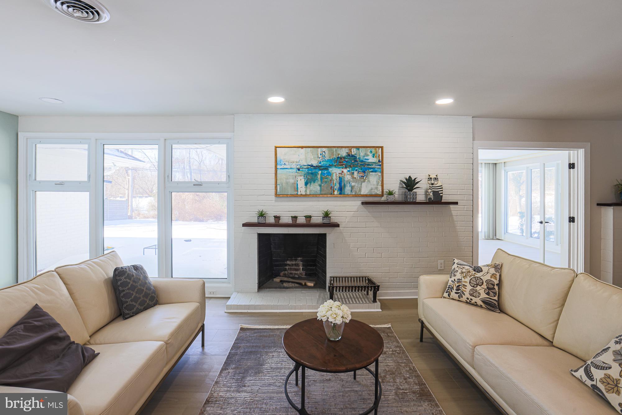 LONG MEADOW ESTATES - Residential