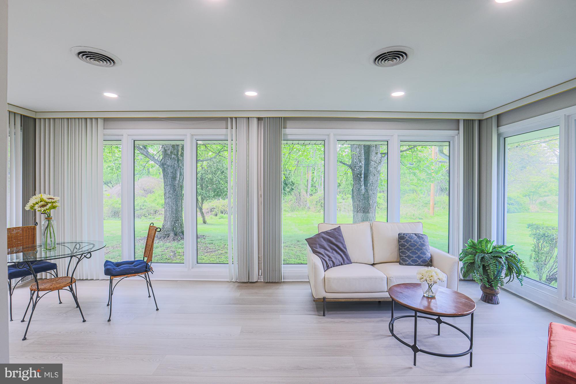 LONG MEADOW ESTATES - Residential