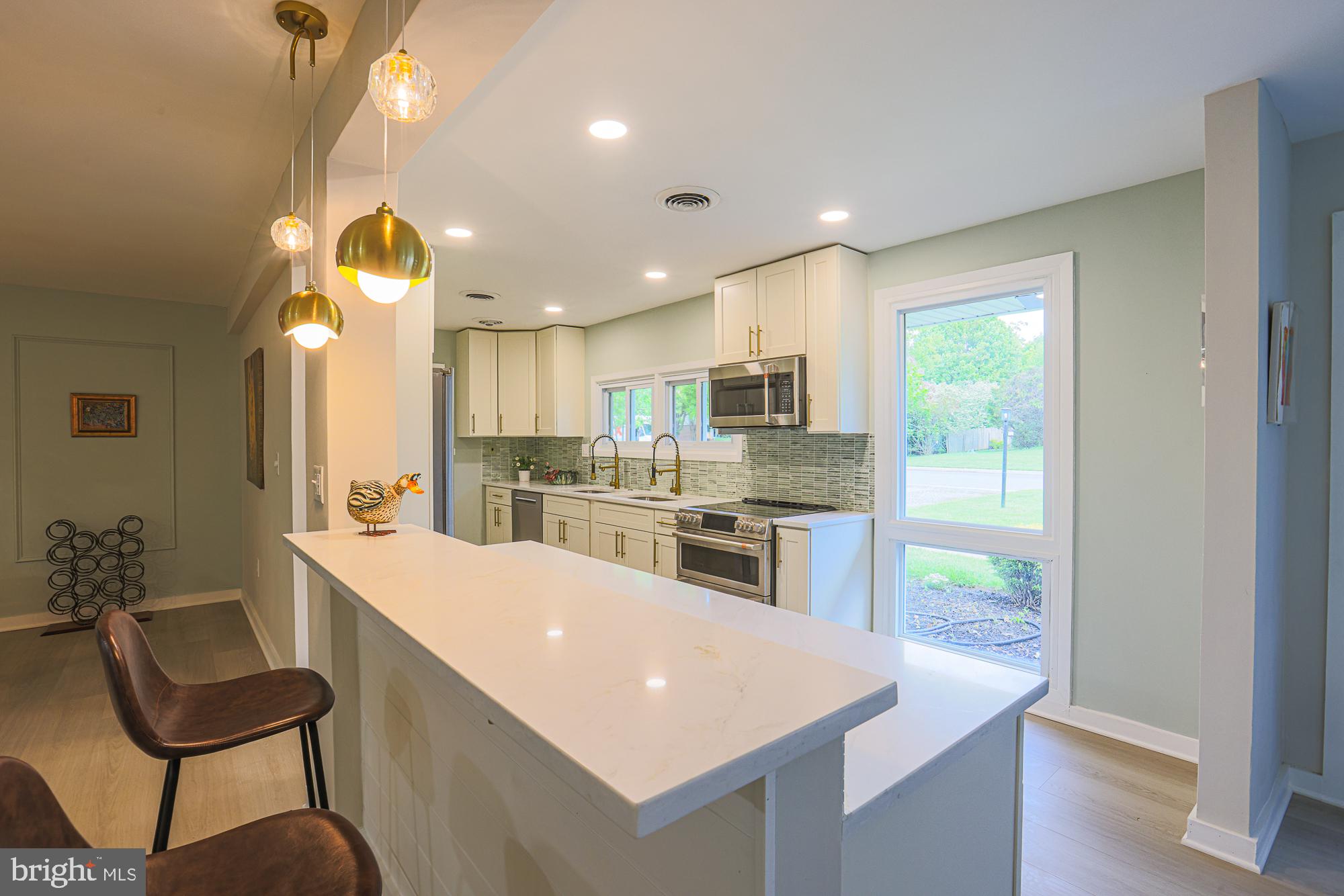 LONG MEADOW ESTATES - Residential
