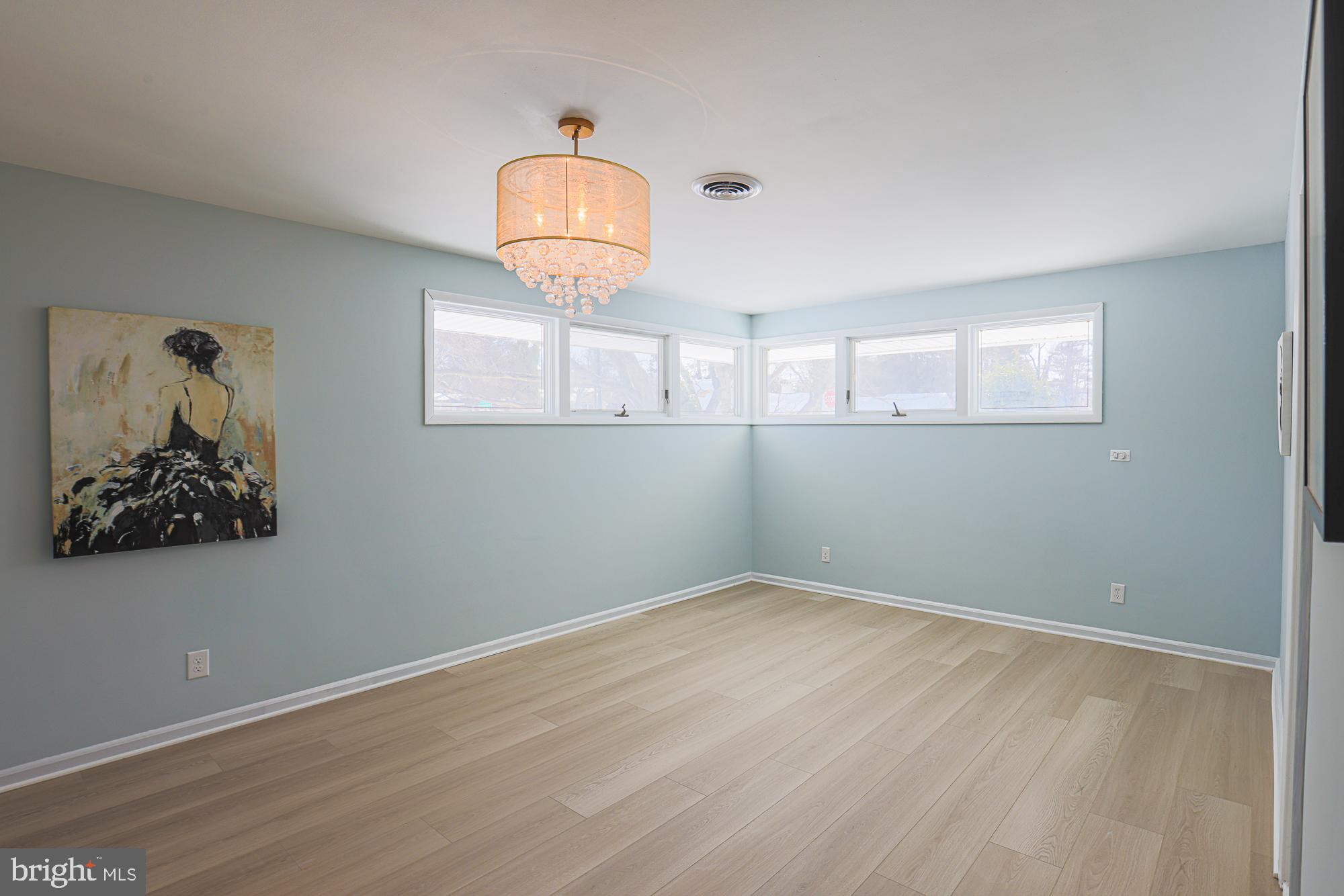 LONG MEADOW ESTATES - Residential