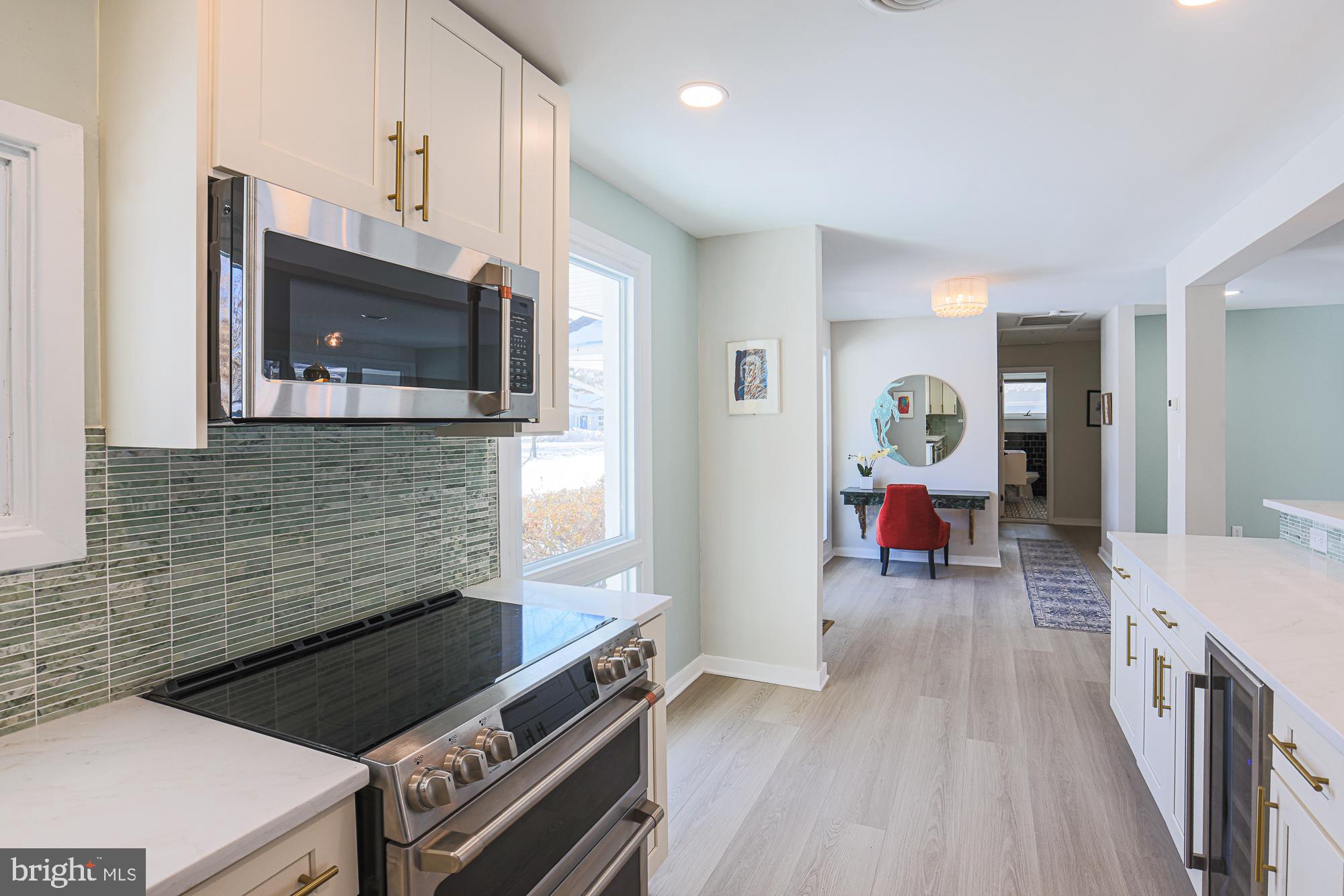 LONG MEADOW ESTATES - Residential