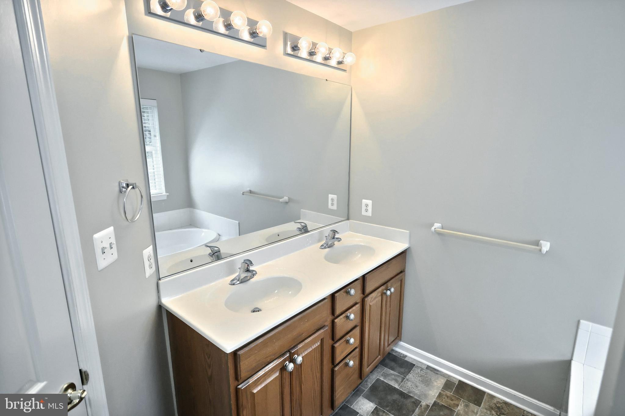 PEACEFIELDS - Residential