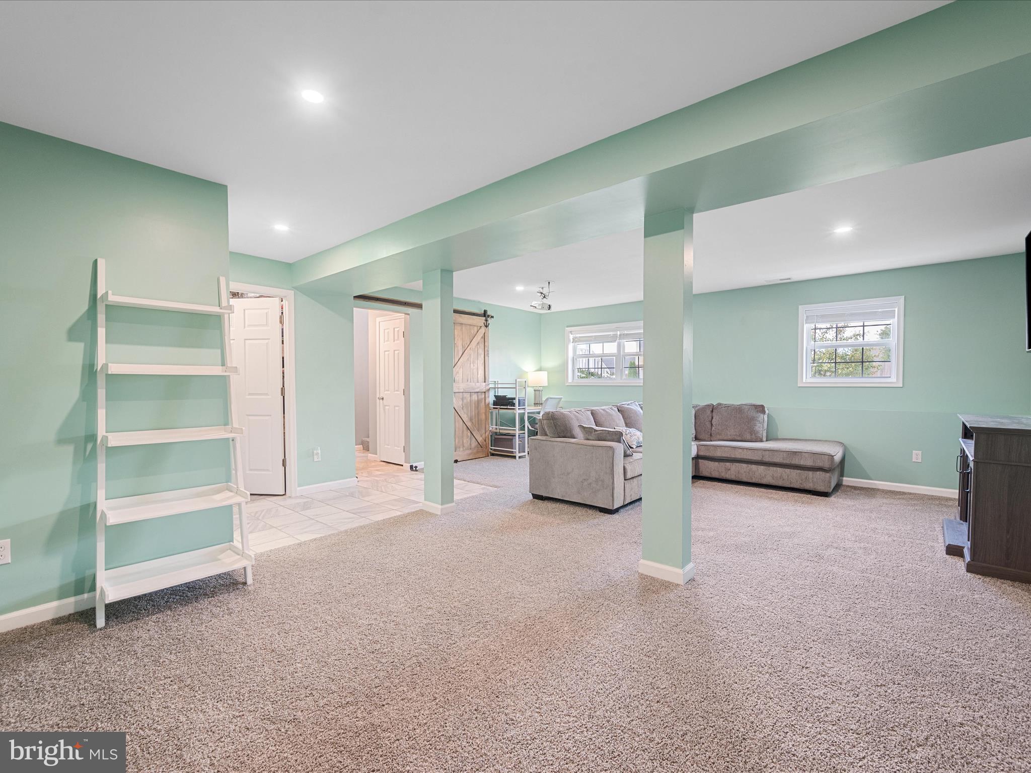 SPRING HILL - Residential