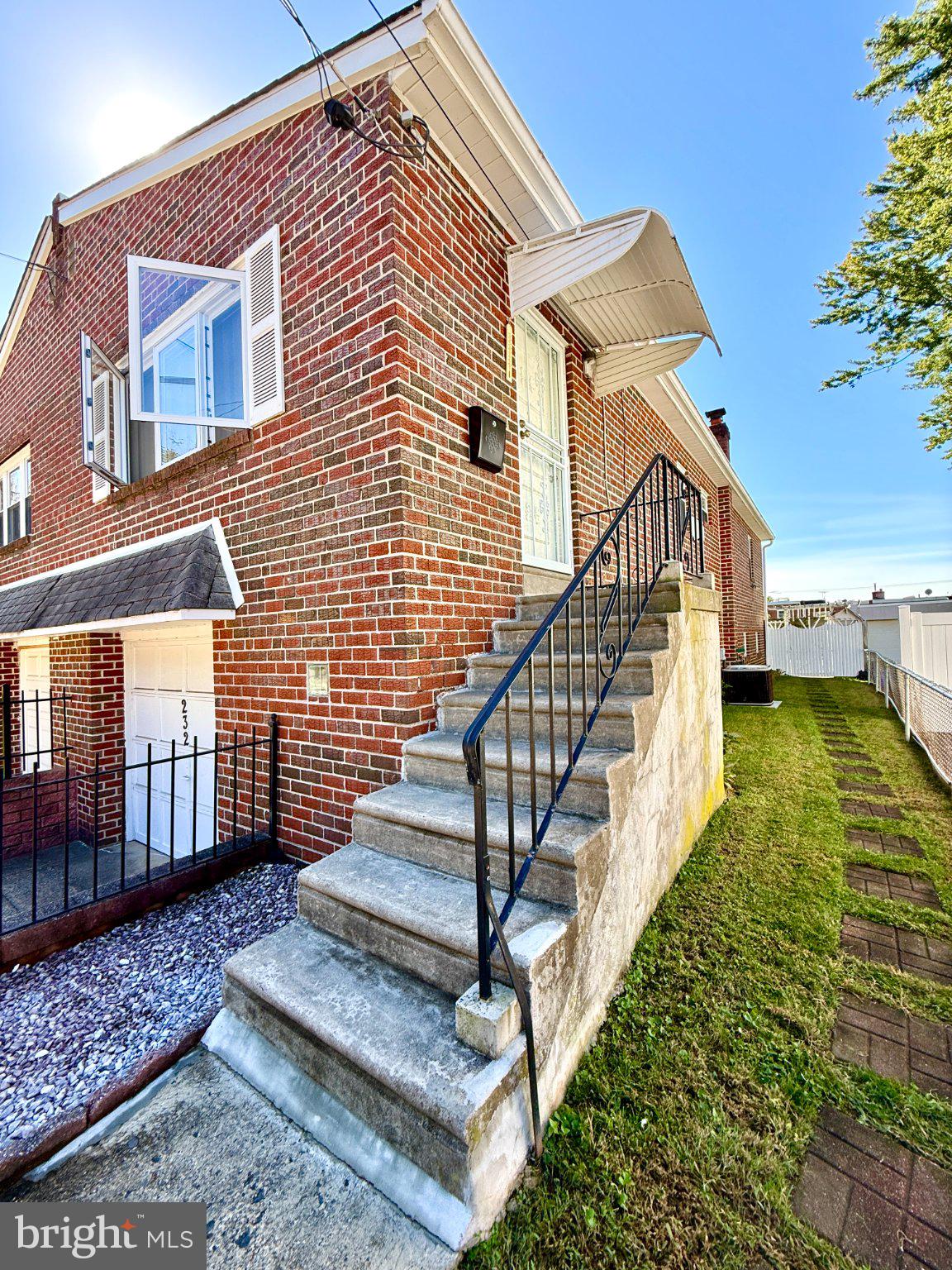 232 ROBBINS STREET