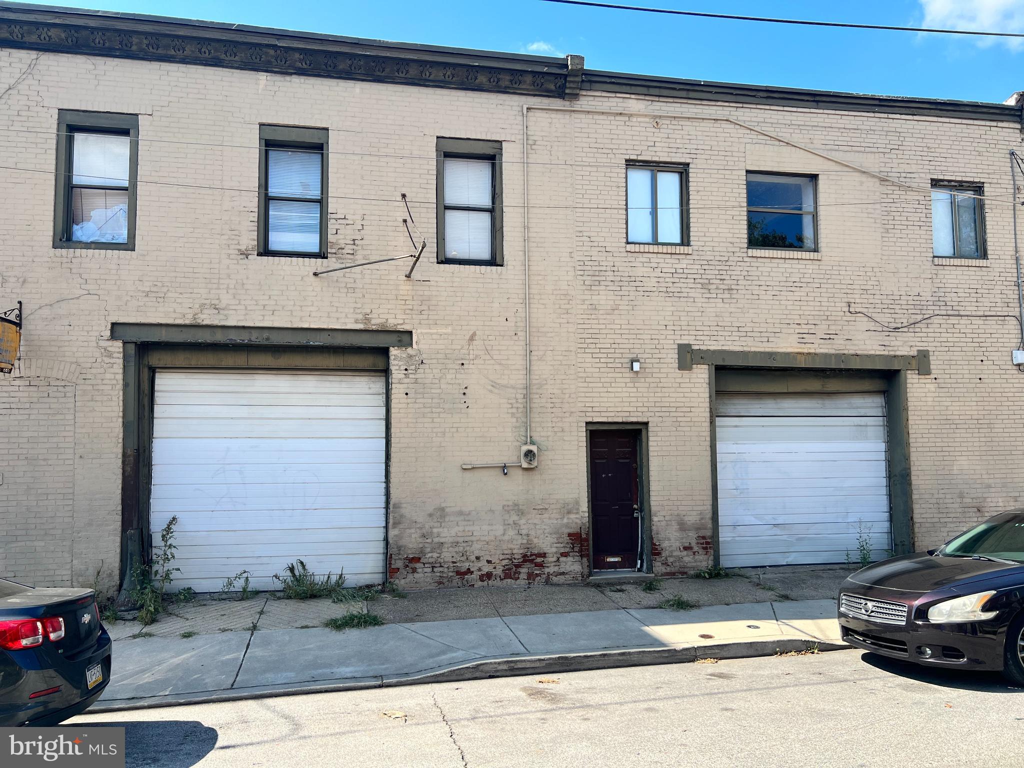 Great development opportunity close to Penn and Drexel.
318-20 N Budd Street is a 50 foot by 112 foot lot within a Qualified Opportunity Zone, creating a variety of possible strategies to capitalize on your investment. A tremendous amount of development is taking place in the area, including 3.0 University Place, Schuylkill Yards and the Science Center. Current existing structure on the property is a double wide, 2-story garage primed for development.