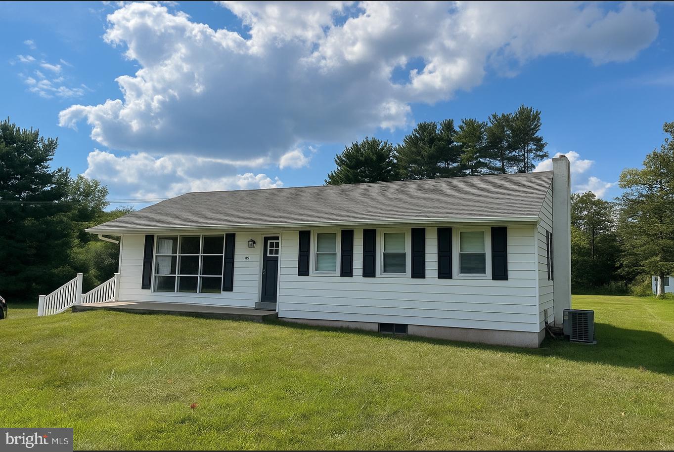 Welcome to 53 Sunset Road in Royersford. This well-maintained ranch-style rental offers 3 bedrooms and 1.5 bathrooms, all on one level. The home features a bright living room, a kitchen with ample cabinet space, and a dining area. Each bedroom provides generous closet space and plenty of natural light.
The property includes a garage, off-street parking, and a private backyard for outdoor enjoyment. Although located on a main road, the home offers excellent privacy with only one direct neighbor.
Situated in the sought-after Spring-Ford School District, this home provides convenient access to major highways, local shopping, restaurants, and parks.
Available for immediate occupancy. Tenant responsible for utilities. No smoking. Pets under 35 lbs considered on a case-by-case basis.