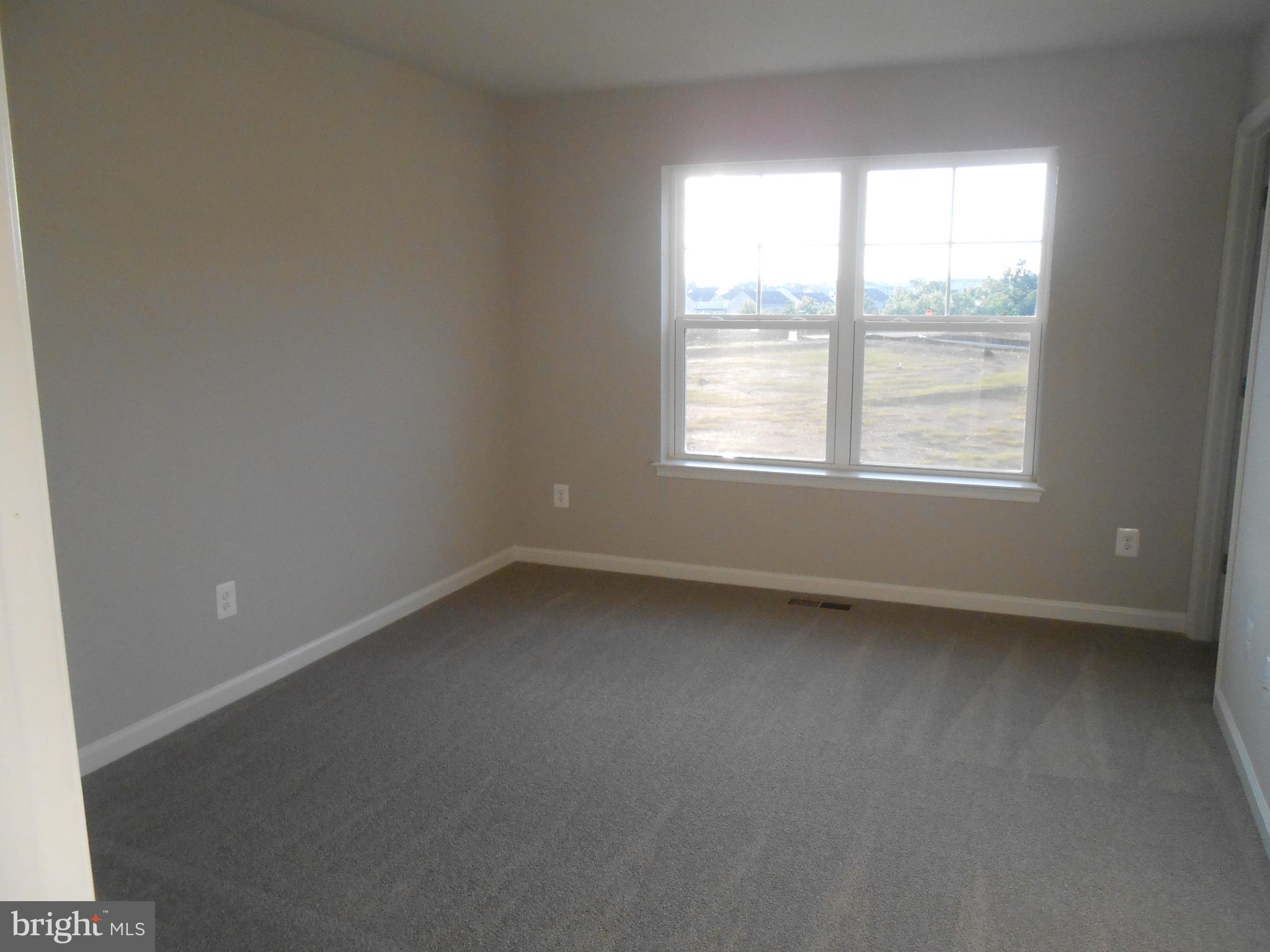 LAKEVIEW TOWNHOUSES - Residential Lease