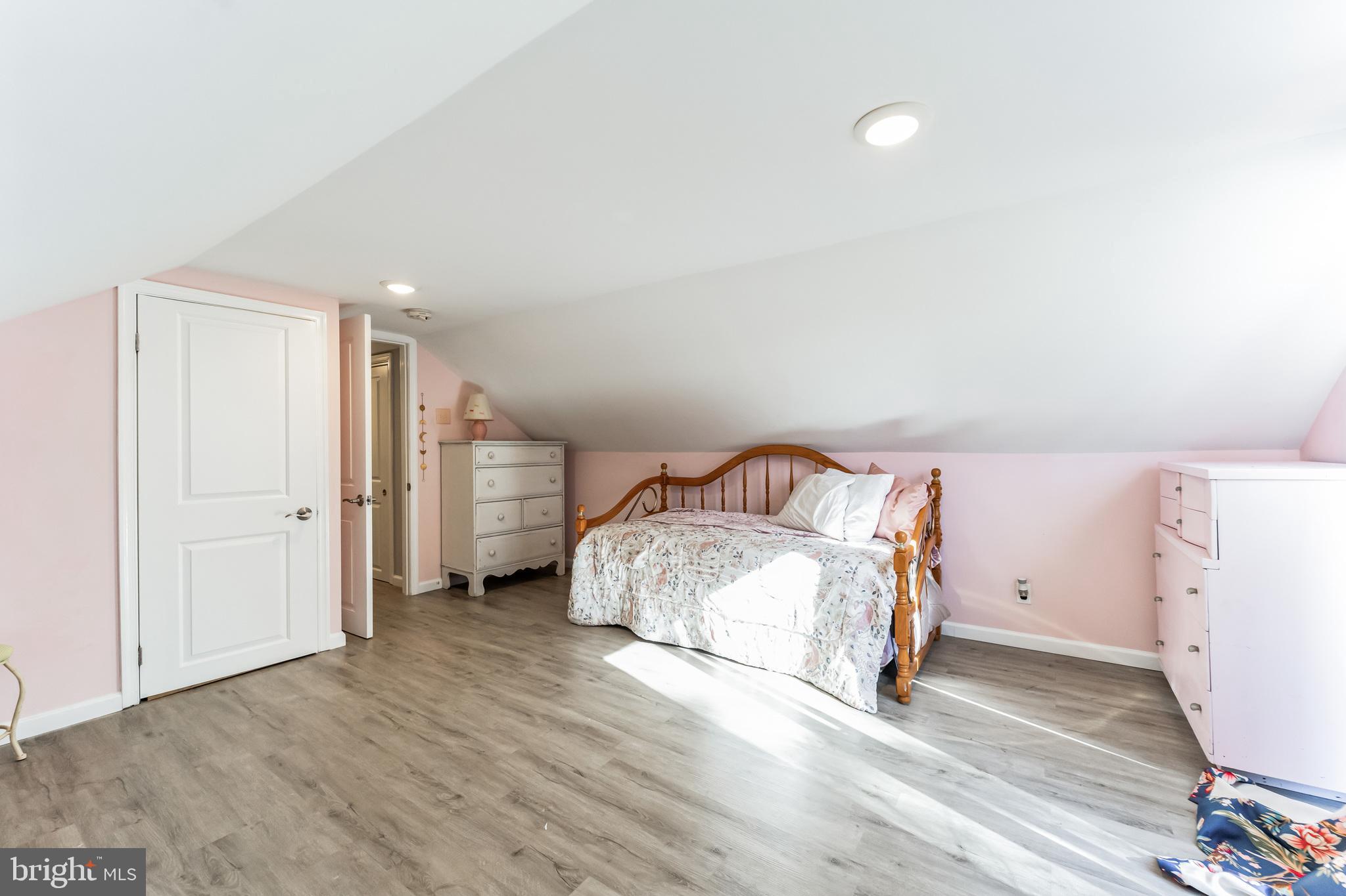 KINGSVILLE - Residential