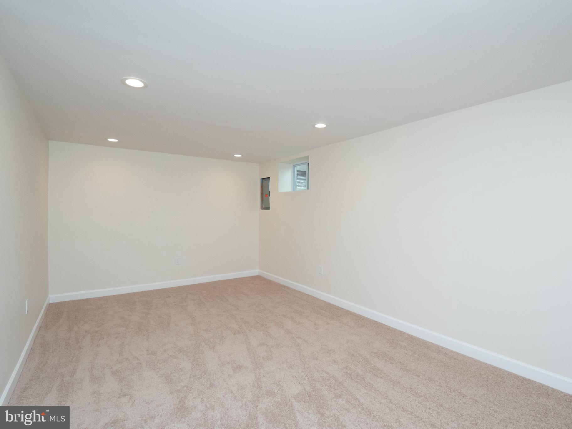 CROFTON SQUARE - Residential