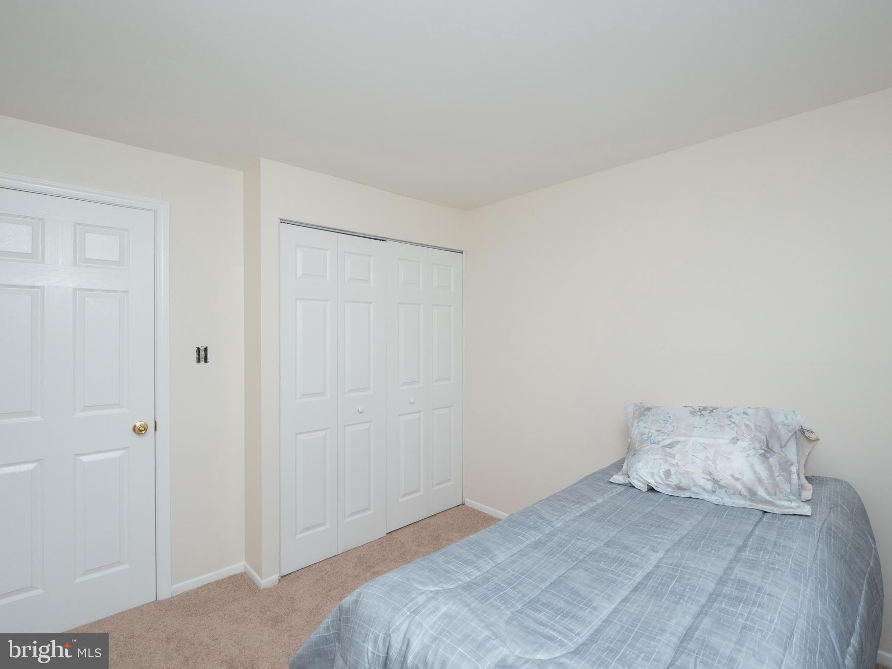 CROFTON SQUARE - Residential