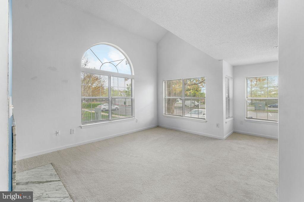 VISTAS 2 AT LAUREL - Residential