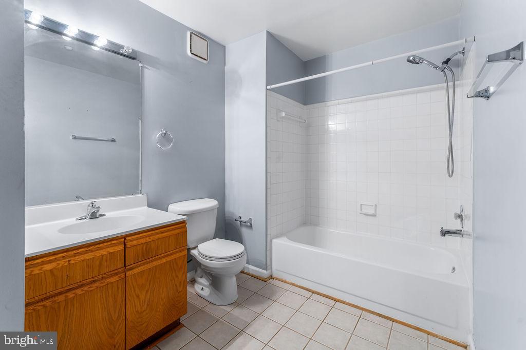 VISTAS 2 AT LAUREL - Residential