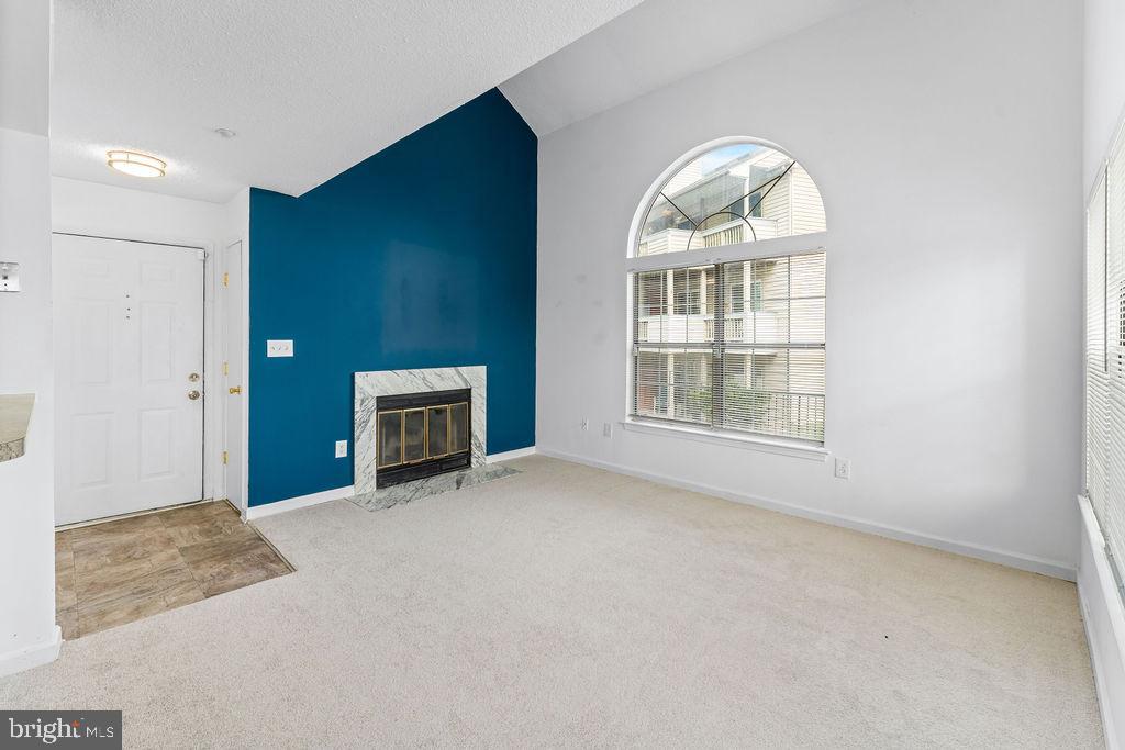 VISTAS 2 AT LAUREL - Residential