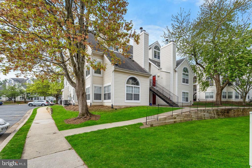 VISTAS 2 AT LAUREL - Residential