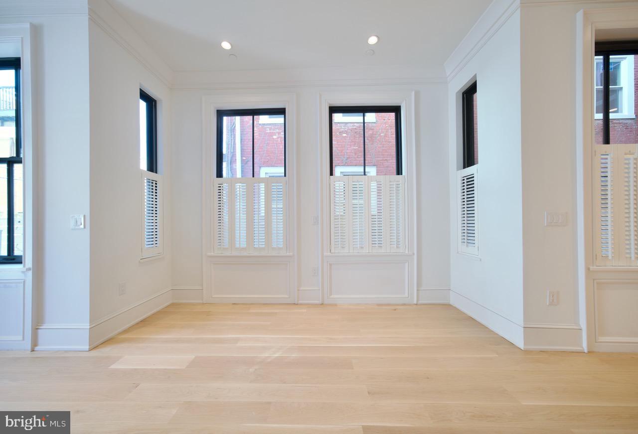 LUDLOW - Residential