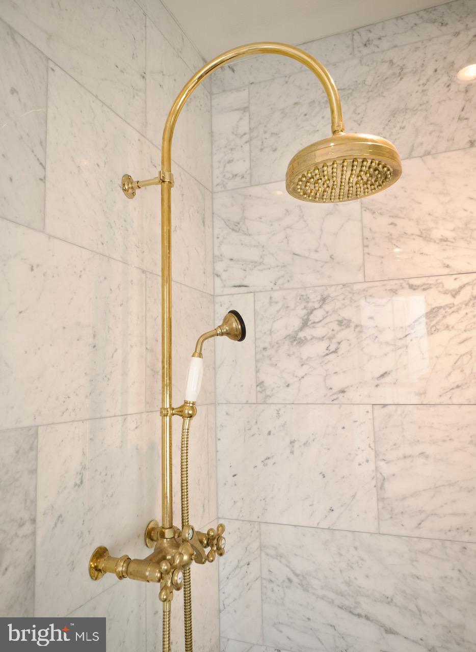 LUDLOW - Residential