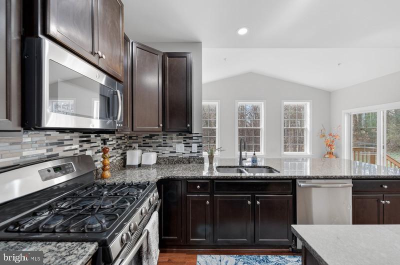 LOVELESS ESTATES - Residential