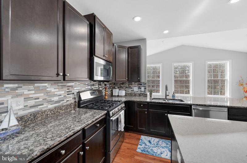 LOVELESS ESTATES - Residential