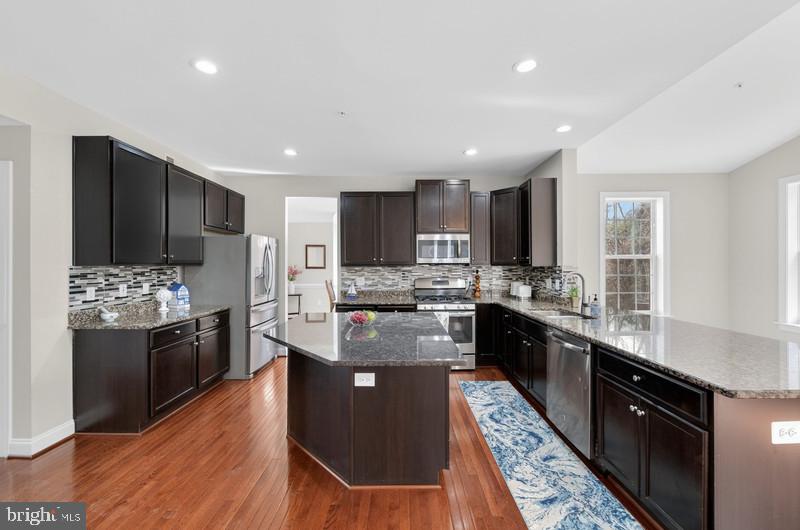 LOVELESS ESTATES - Residential