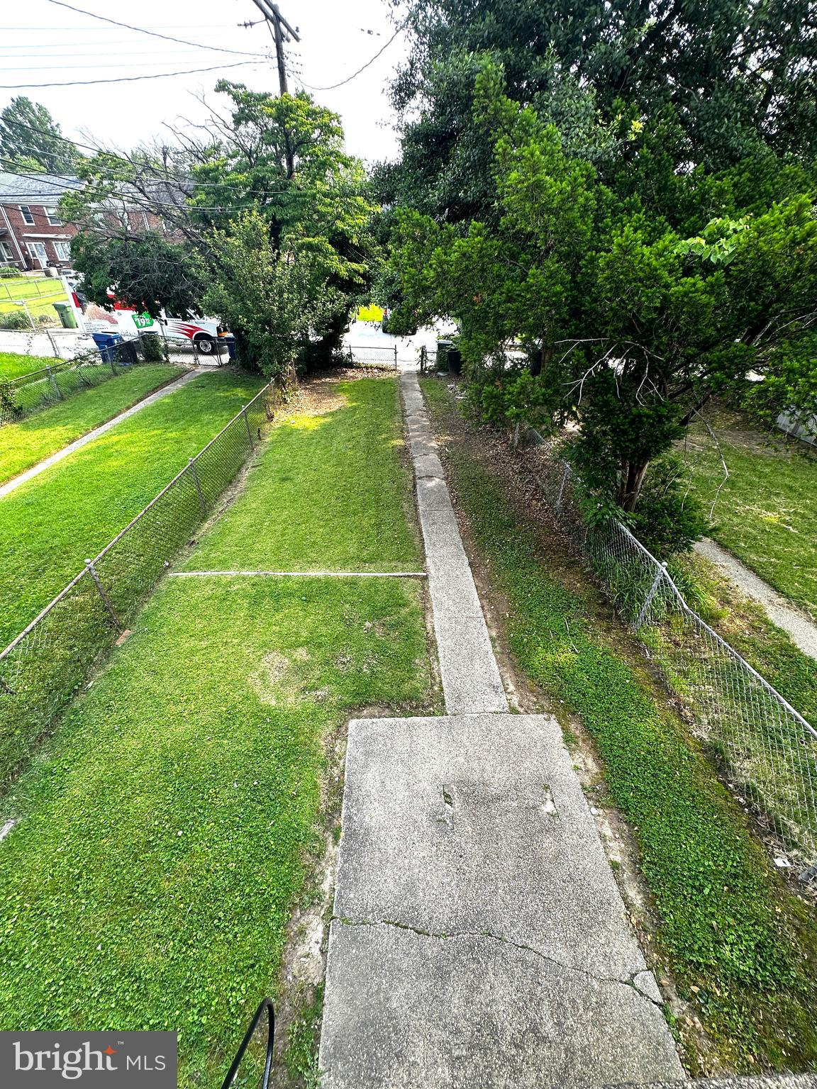 CHINQUAPIN PARK - Residential
