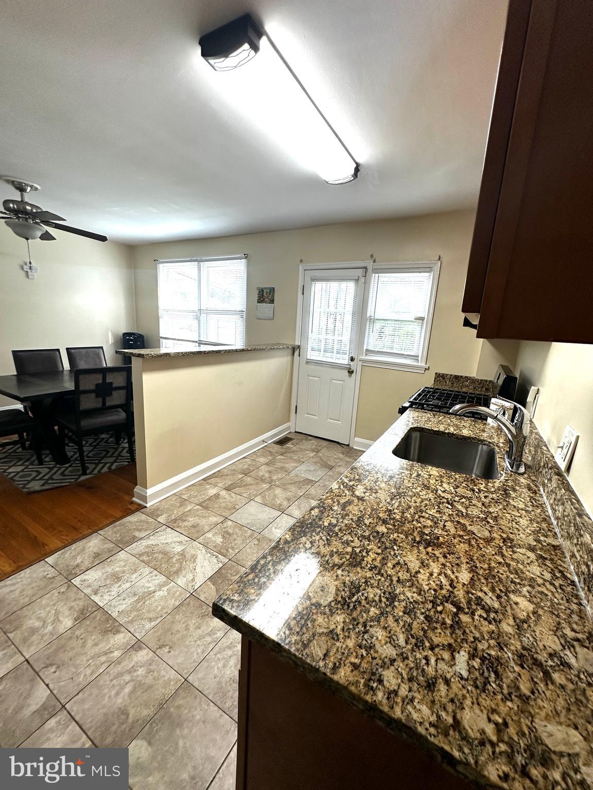 CHINQUAPIN PARK - Residential