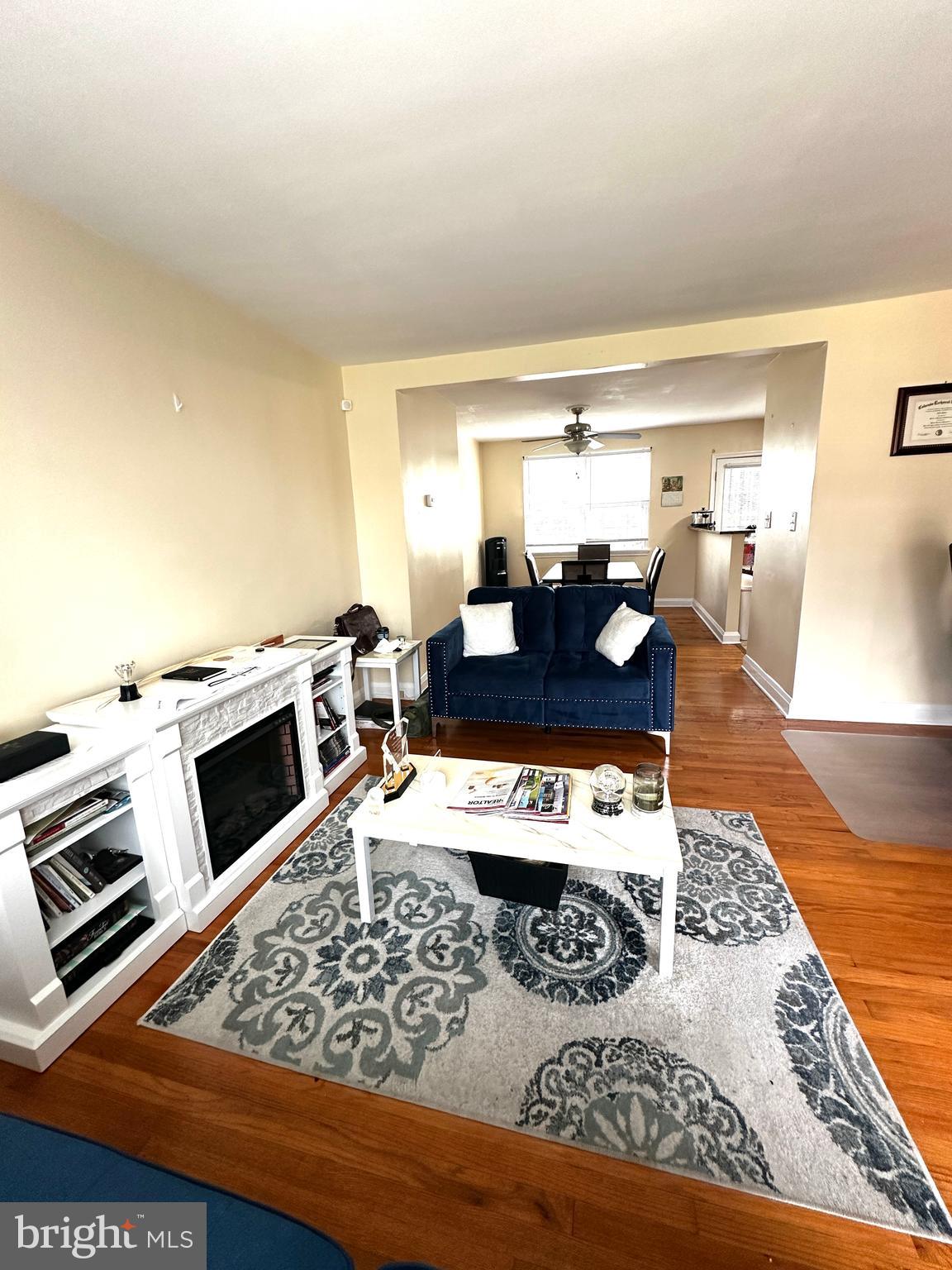CHINQUAPIN PARK - Residential