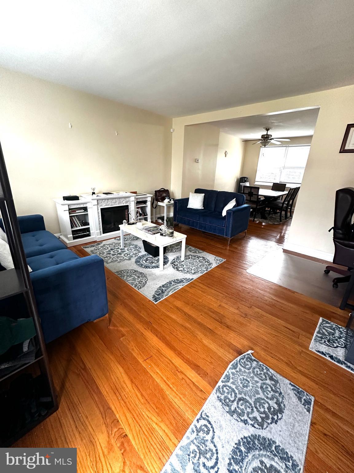 CHINQUAPIN PARK - Residential