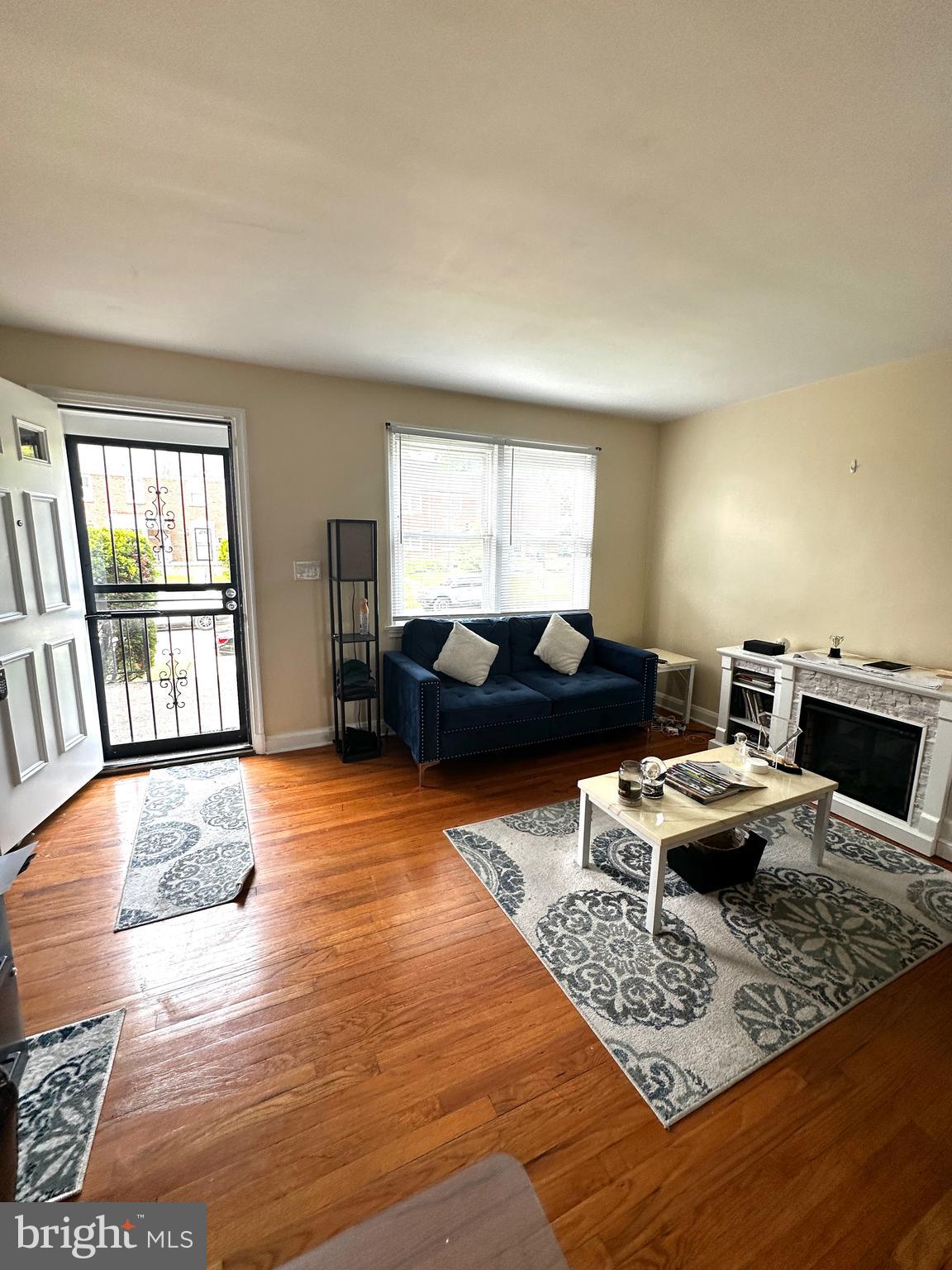 CHINQUAPIN PARK - Residential