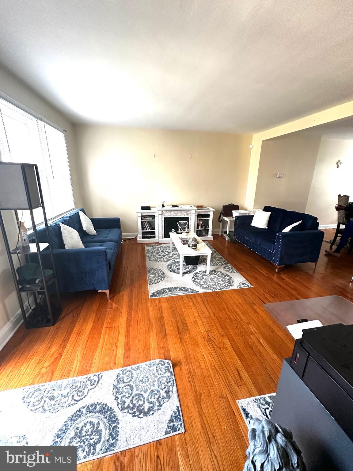 CHINQUAPIN PARK - Residential