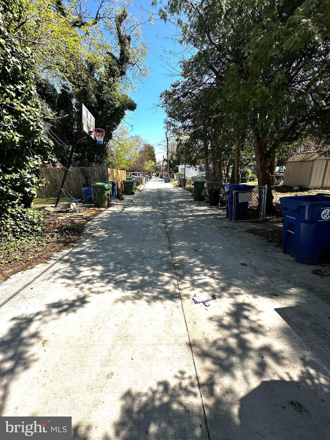 CHINQUAPIN PARK - Residential