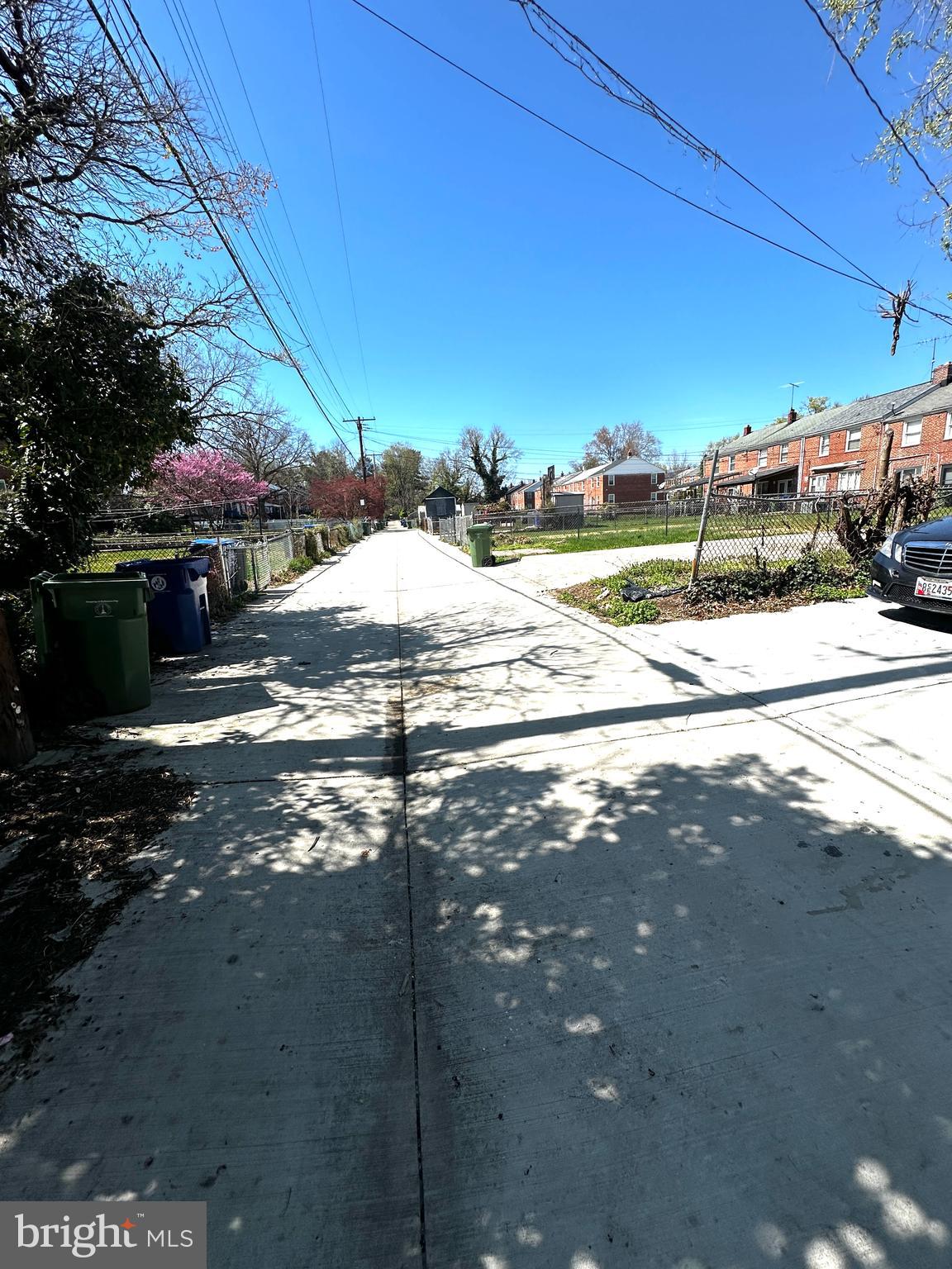 CHINQUAPIN PARK - Residential