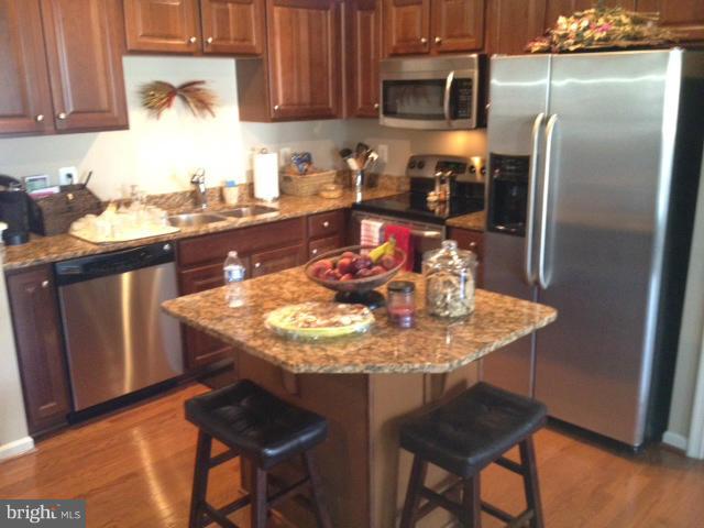 LAKELAND PLACE - Residential Lease