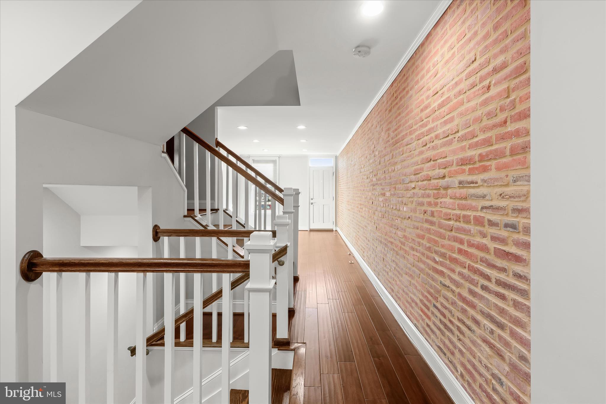 LOCUST POINT - Residential