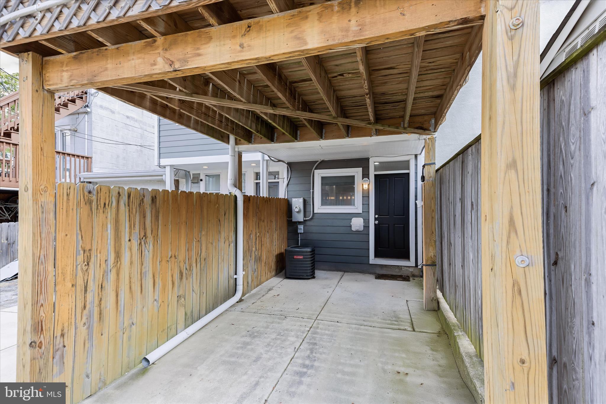 LOCUST POINT - Residential