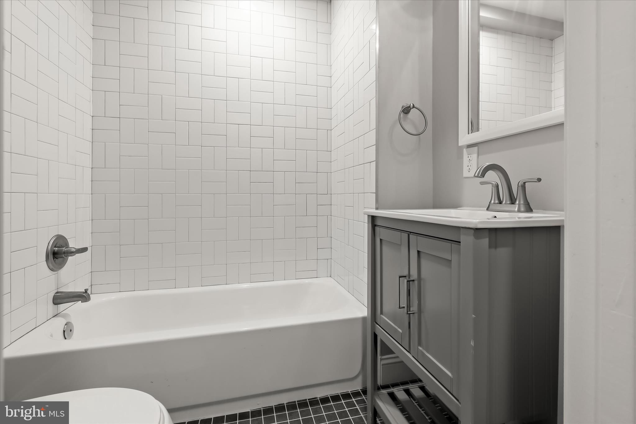 LOCUST POINT - Residential