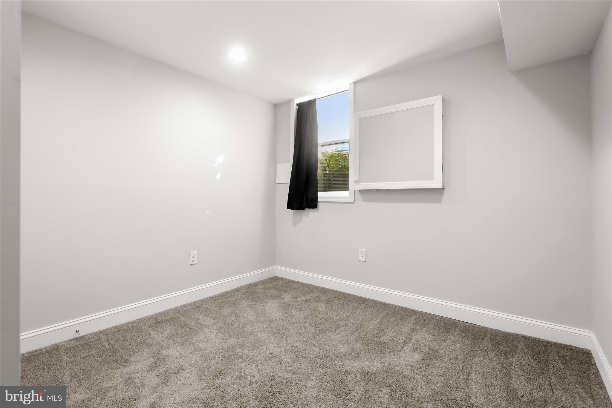 LOCUST POINT - Residential