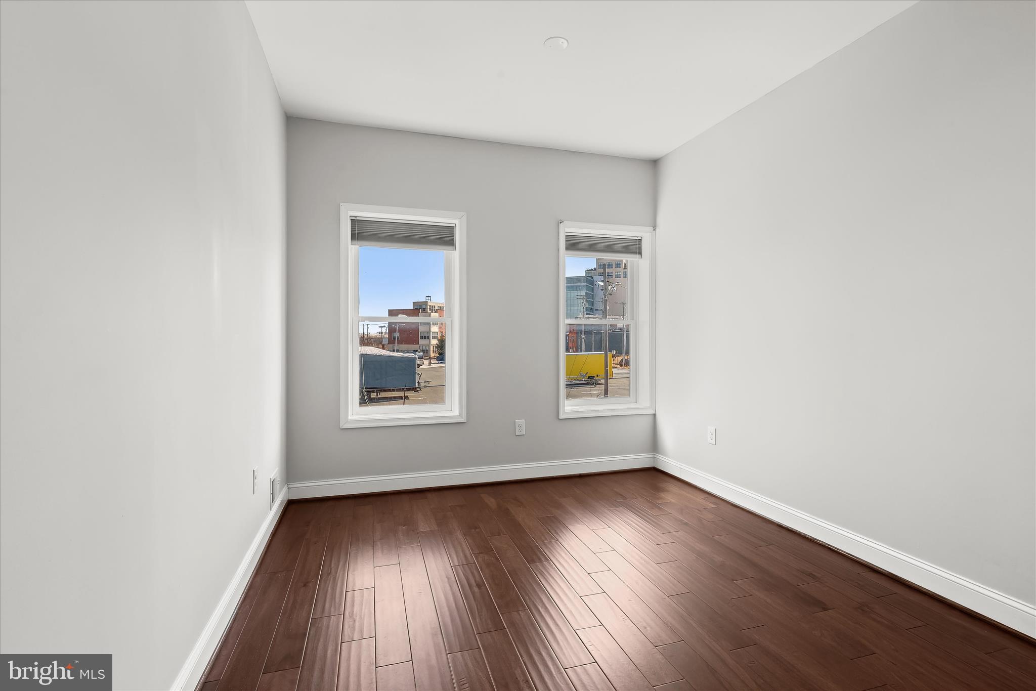 LOCUST POINT - Residential